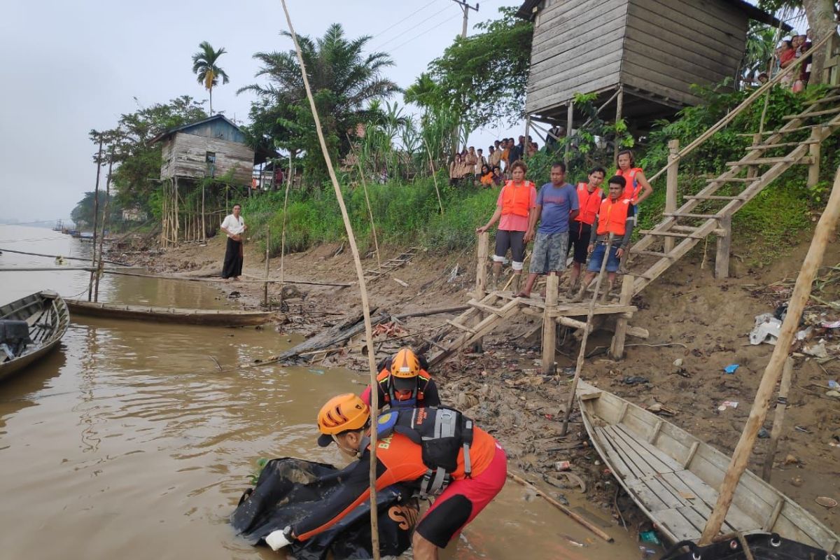 Kembali terjadi di Jambi, ABK tenggelam saat bersihkan kapal tugboat