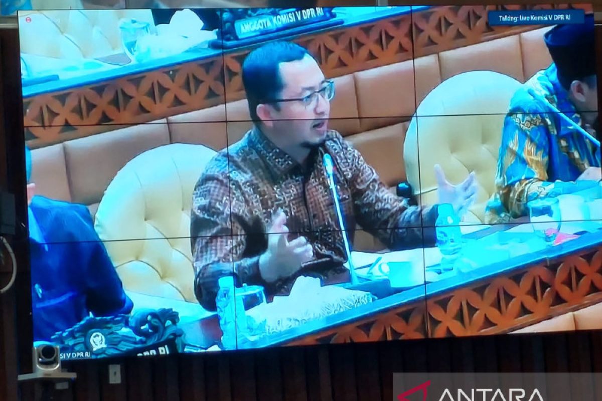Anggota DPR asal Riau: Kebijakan penggunaan dana desa bikin kades bingung