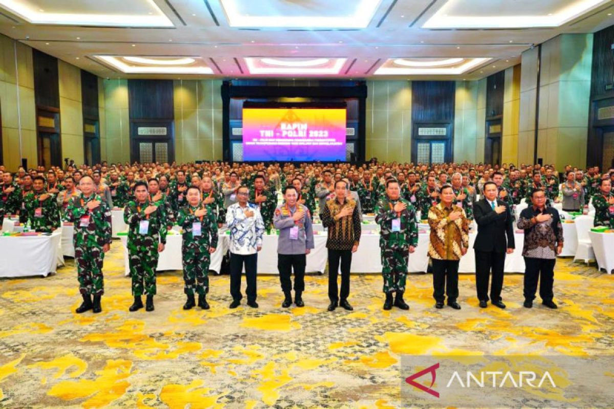 Ketua MPR ingatkan TNI-Polri bersiap hadapi tantangan dunia digital