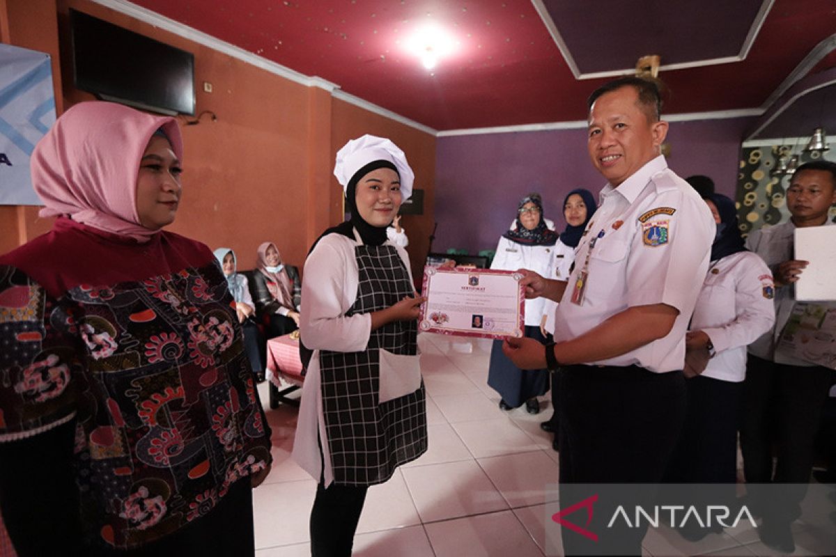 Pemkot Jakut dan KCN sinergi latih keterampilan warga Rawa Malang