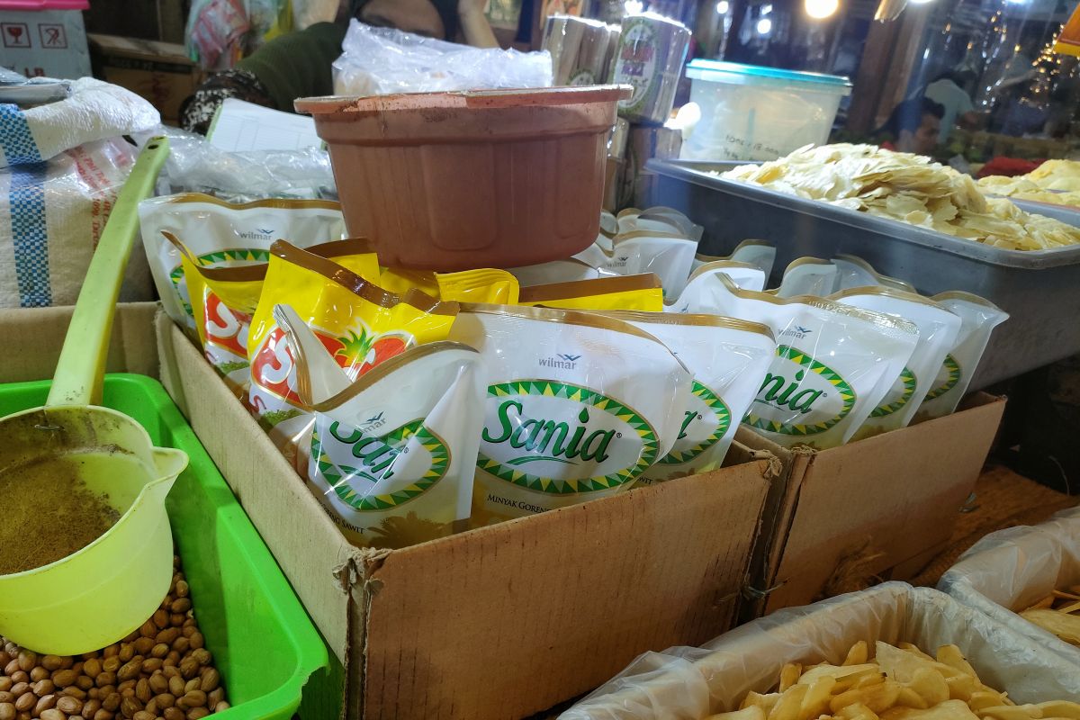 Distributor di Kota Bogor sebut minyak goreng curah masih jadi andalan