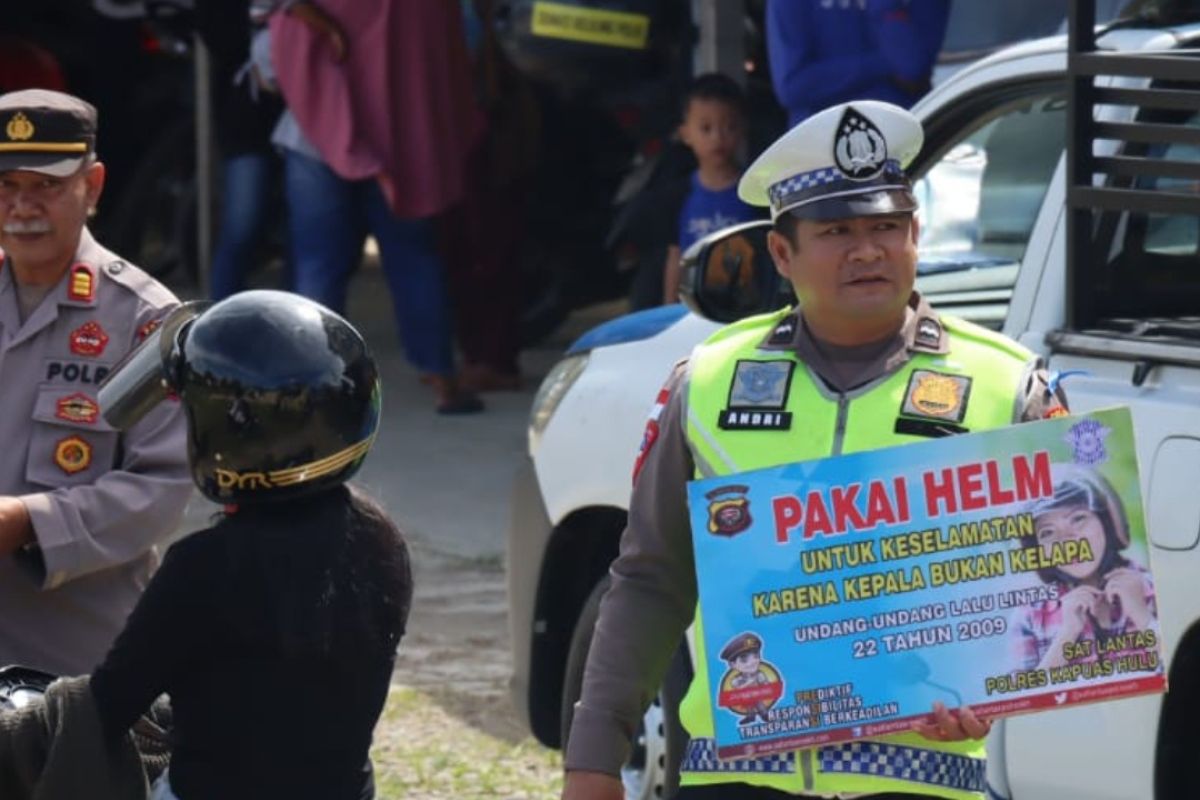 Polisi berikan imbauan humanis terkait keselamatan berlalu lintas