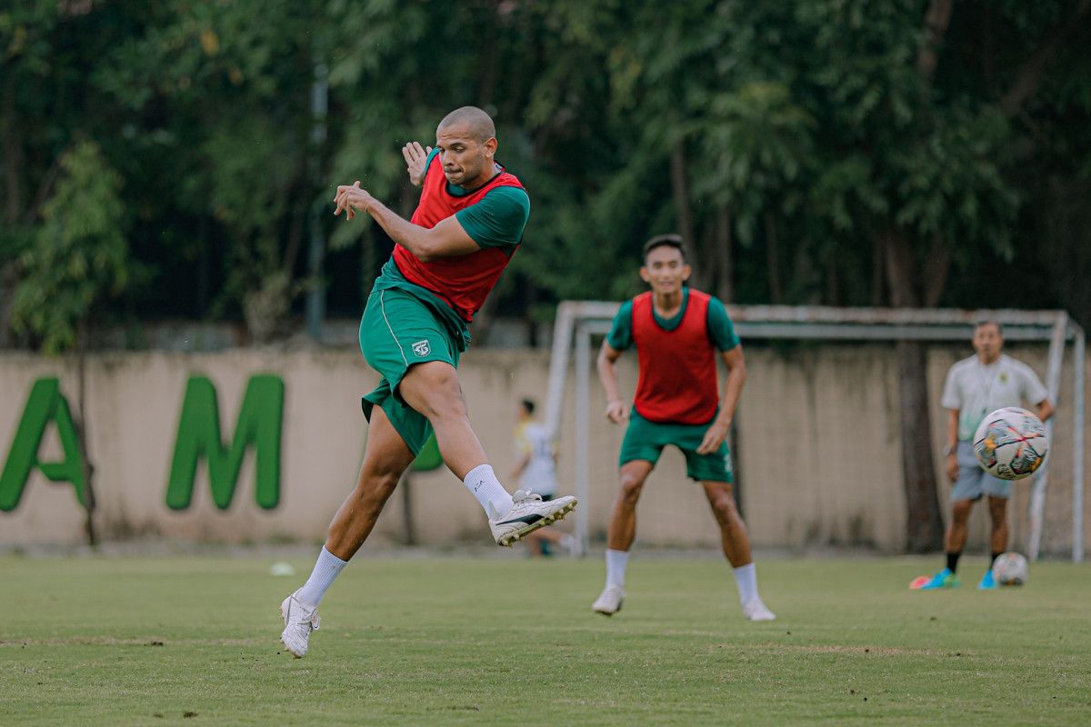 Liga 1: Leo Lelis minta wejangan khusus dari Legenda Persebaya