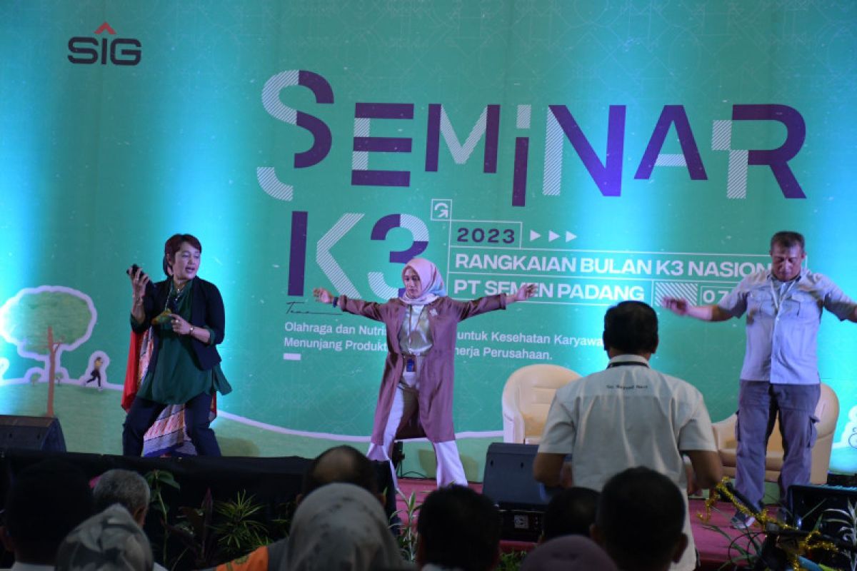 Semen Padang hadirkan ahli gizi Rita Ramayulis dalam seminar K3