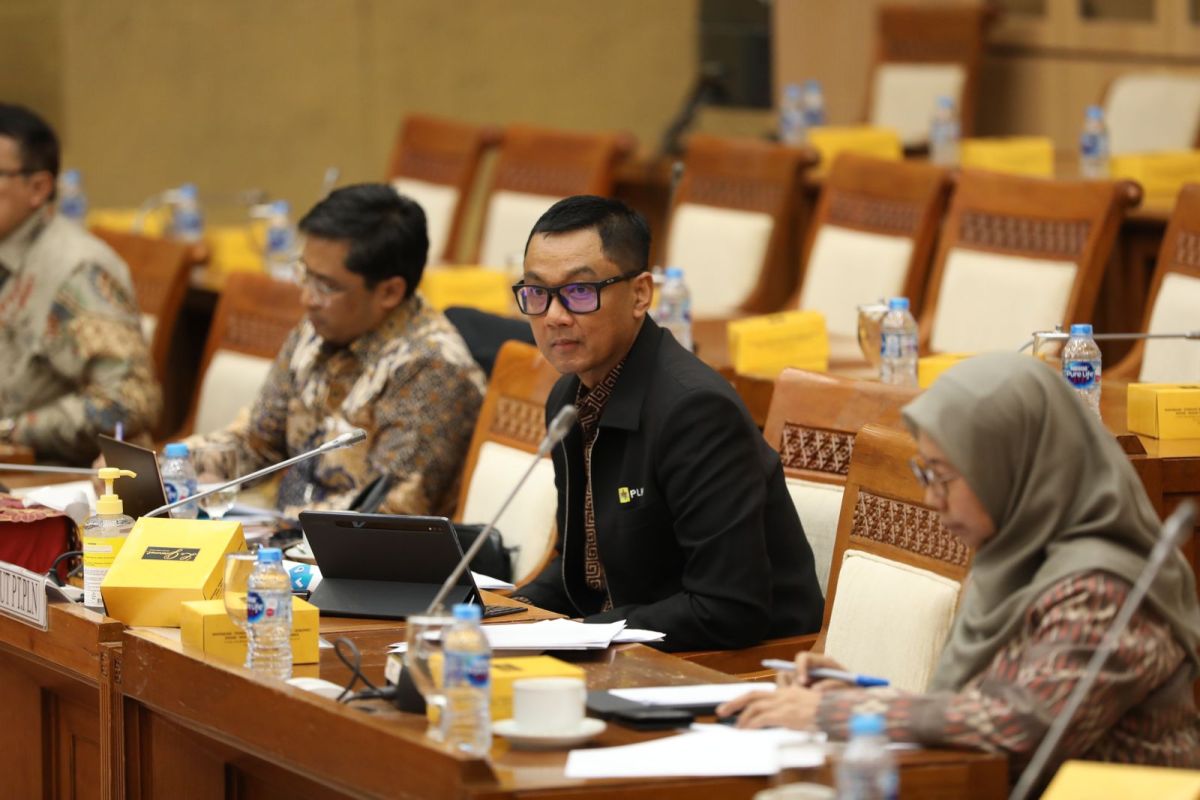 PLN Paparkan Enam Strategi Hadapi 2023 Kepada Komisi VII DPR RI