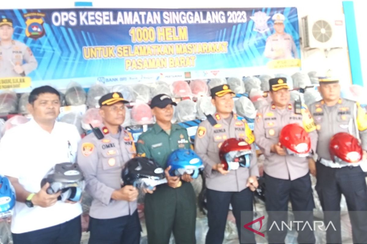 Operasi Singgalang 2023, Polres Pasaman Barat bagikan 1000 helm