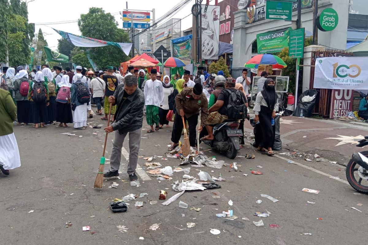 DLHK Sidoarjo jamin seluruh sampah harlah NU terangkut hari ini