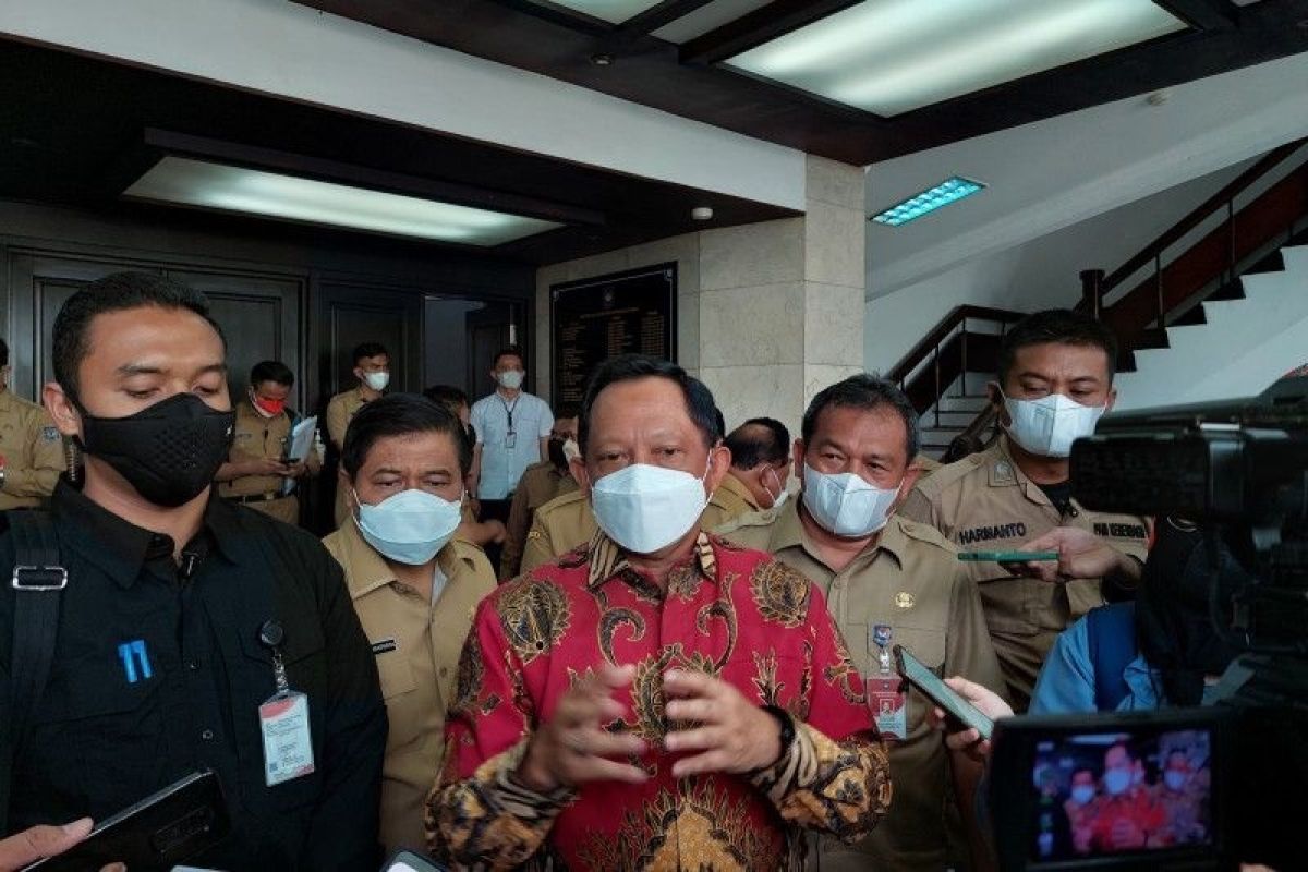 Mendagri Tito Karnavian sebut kerja sama pusat dan daerah berhasil turunkan inflasi