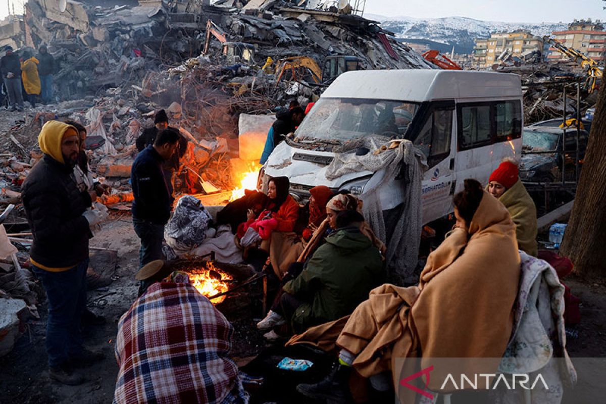Jumlah korban meninggal gempa Turki kini tembus 12.000 jiwa