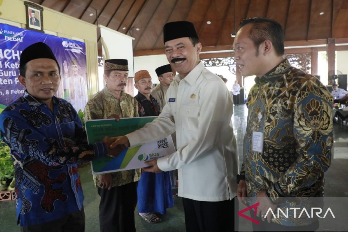 Pemkab Pamekasan beri bantuan jaminan kecelakaan kerja pada guru ngaji