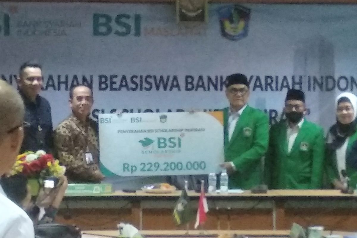 BSI Region X Makassar salurkan beasiswa Rp2 miliar di Sulawesi Selatan