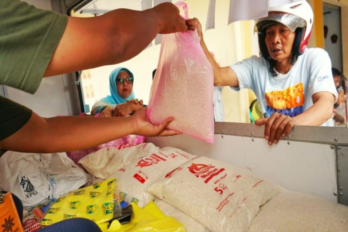 Operasi pasar di Pekalongan, pemkot siapkan 1.600 kantong beras