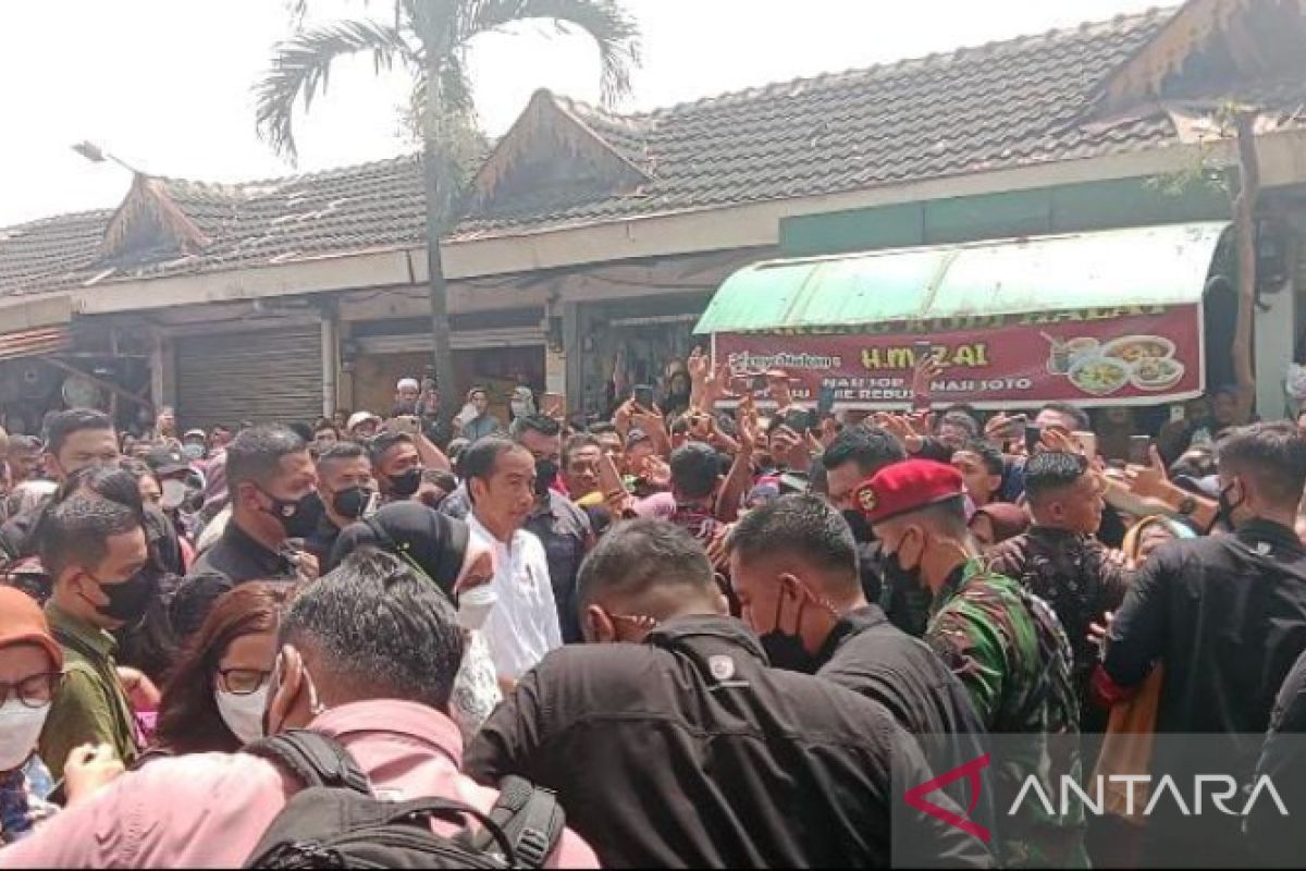 Presiden Jokowi kunjungi Pasar Halat Medan
