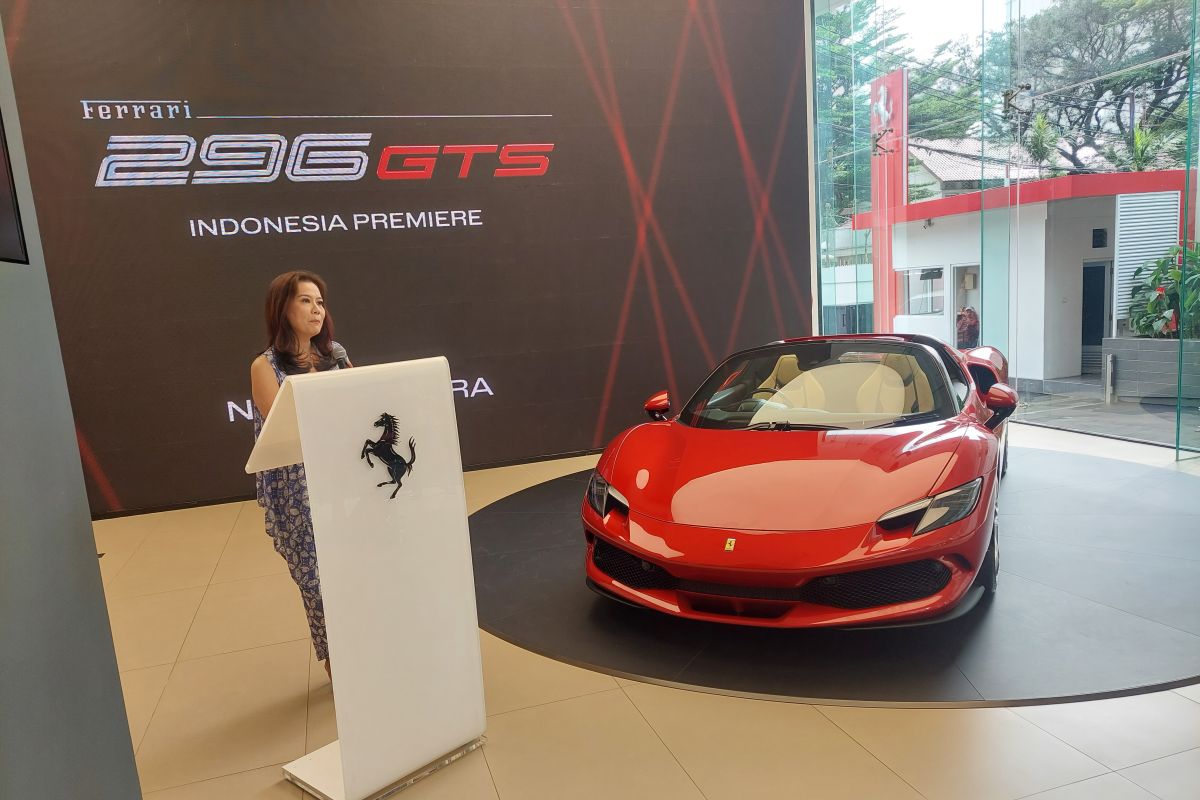 Calon konsumen Ferrari 296 GTS harus inden dua tahun