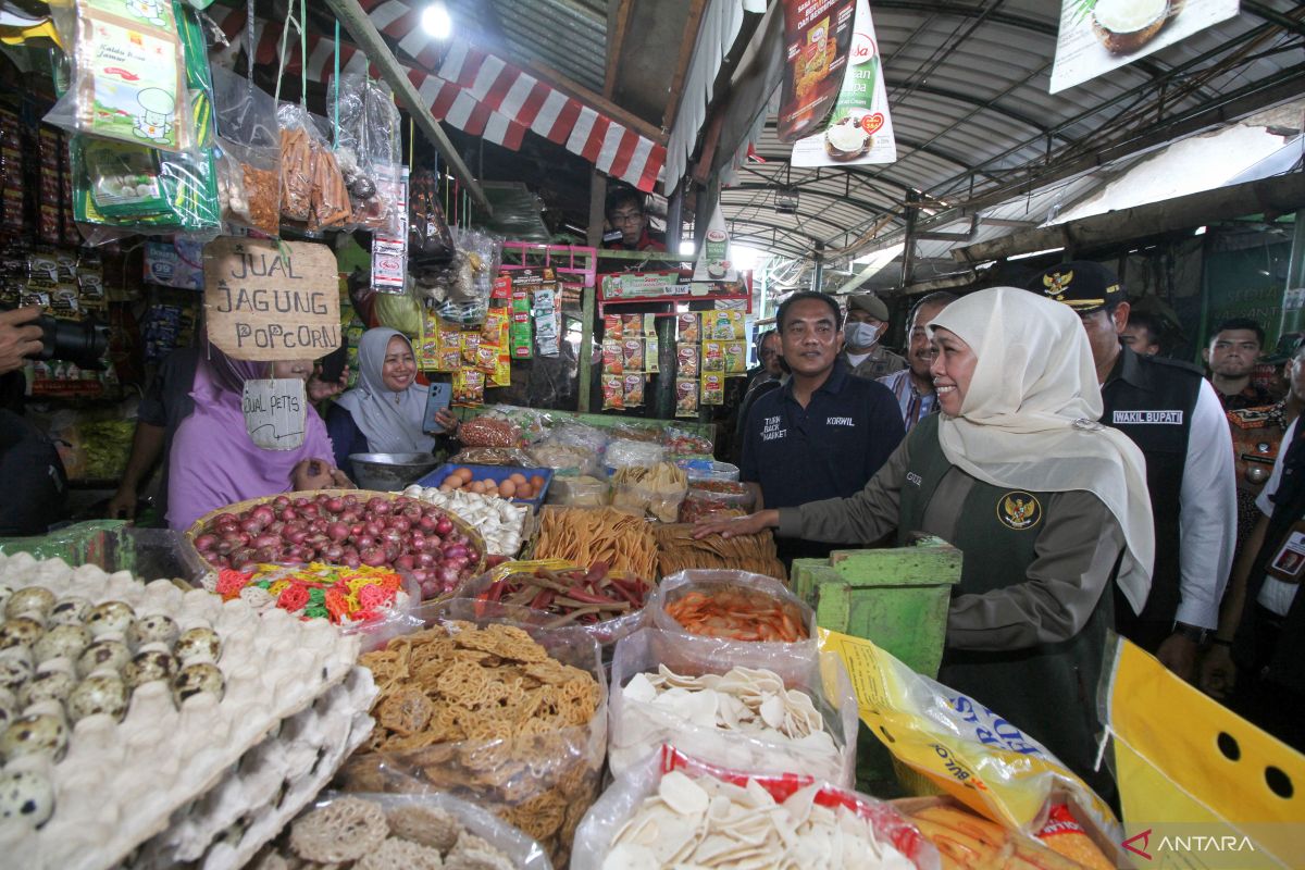 Khofifah tegaskan stok beras mencukupi