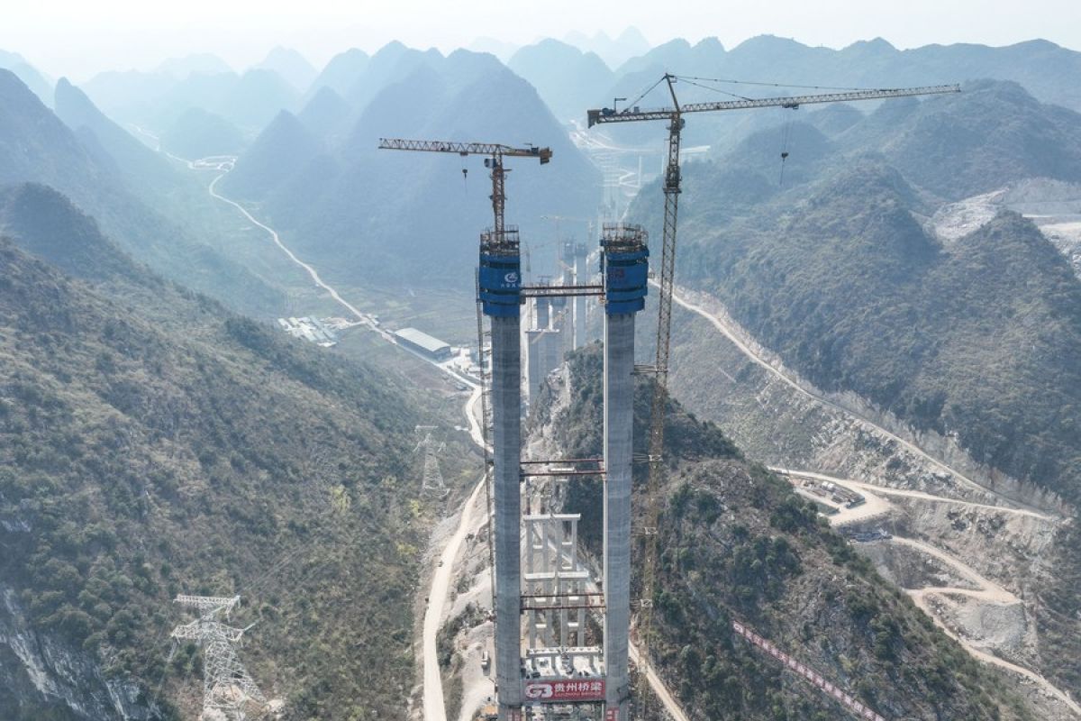 Berkunjung ke "museum jembatan dunia" di Guizhou China