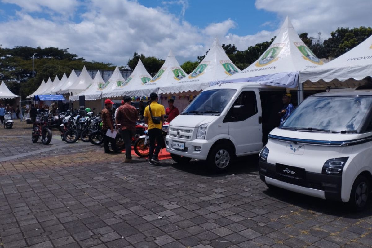 Pameran produk unggulan UMKM Banten ramaikan 'kick off' Gernas BBI di Serang