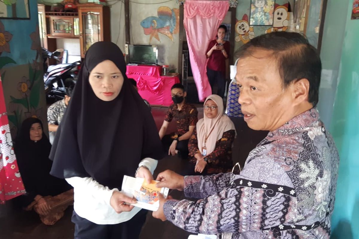 KJRI Kuching fasilitasi penyerahan gaji PMI wanita asal Kabupaten Sambas