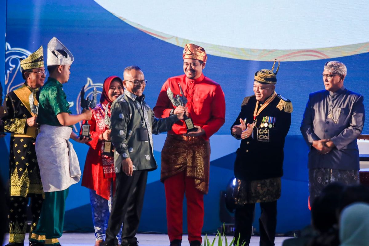 Bobby Nasution terima Anugerah Kebudayaan PWI 2023