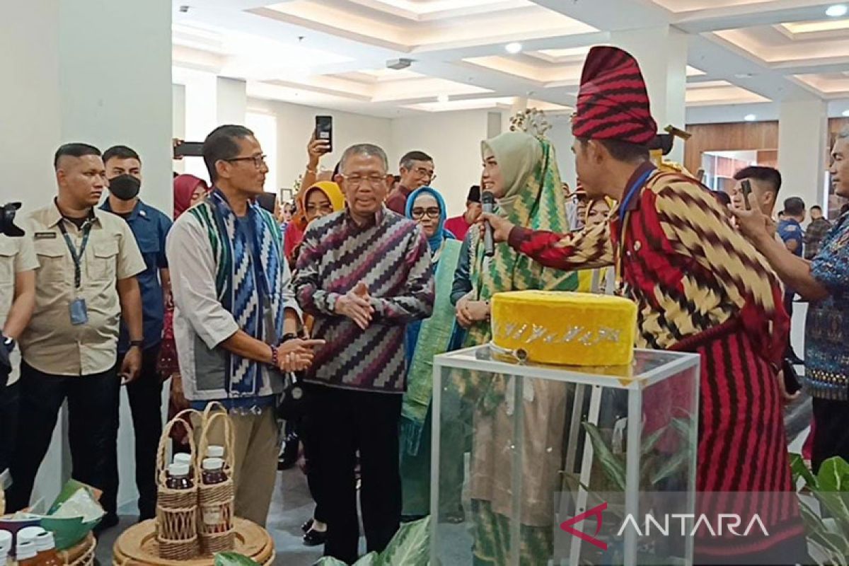 Sandiaga ajak wisatawan lokal & internasional kunjungi Kalbar