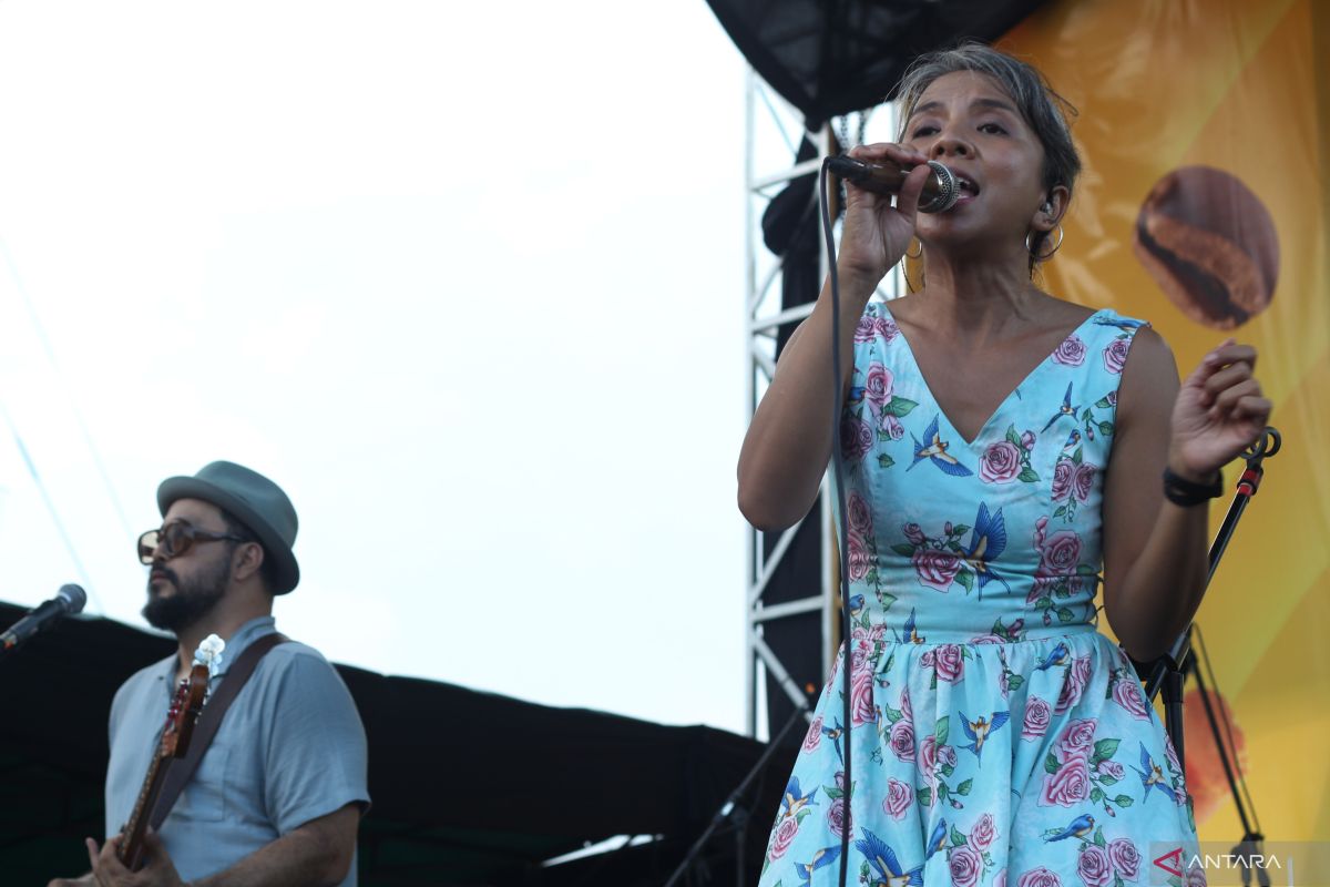 Mocca mainkan "anthem" cinta sejuta umat di Pasar Musik