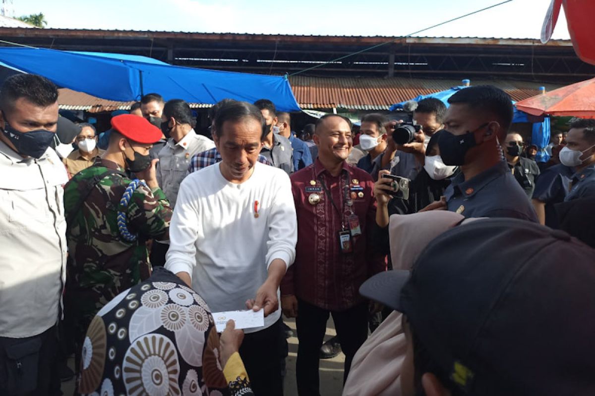 Tiba di Lhokseumawe, Presiden Jokowi kunjungi Pasar Batuphat