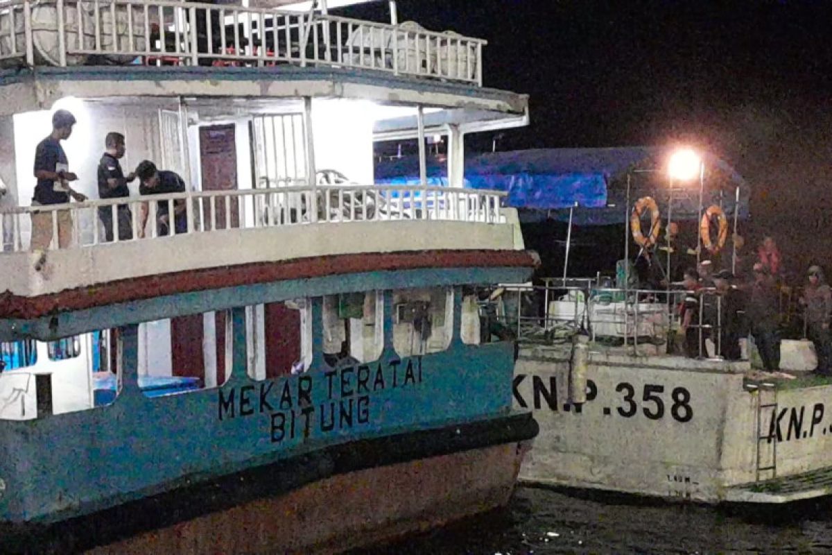 Kapal berpenumpang ratusan orang rute Ternate-Bacan dievakuasi