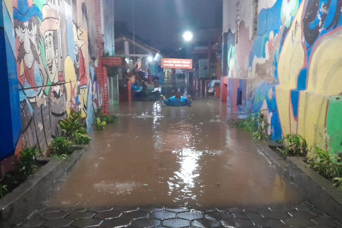 Seratusan rumah warga Banyuwangi terendam banjir