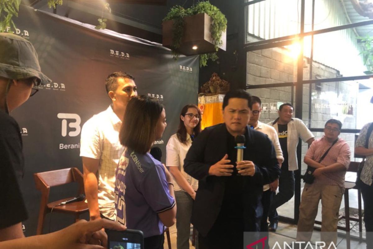 Erick Thohir sambangi pendukung sepak bola di Bali, kumpulkan aspirasi