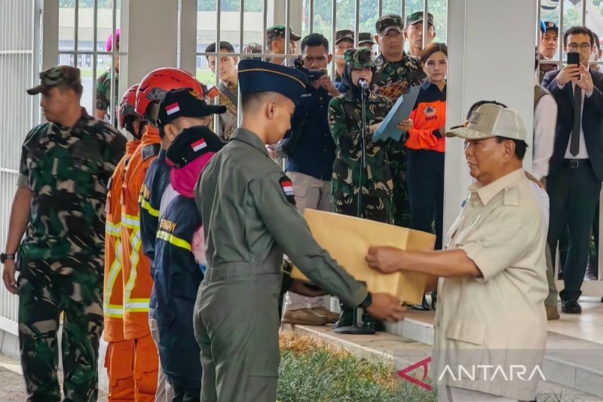 Menhan Prabowo Subianto lepas bantuan logistik awalan untuk korban gempa Turki