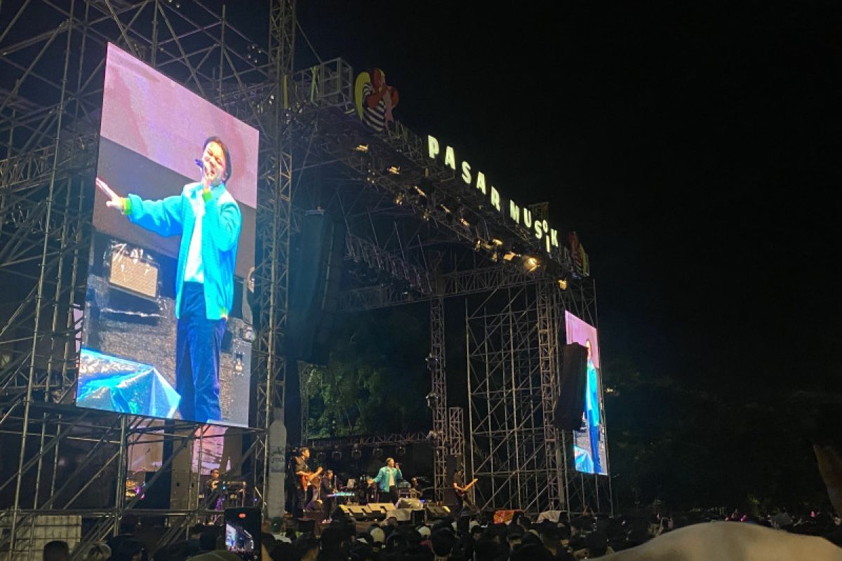 Rizky Febian jadi sesi romansa anak muda di Festival Pasar Musik