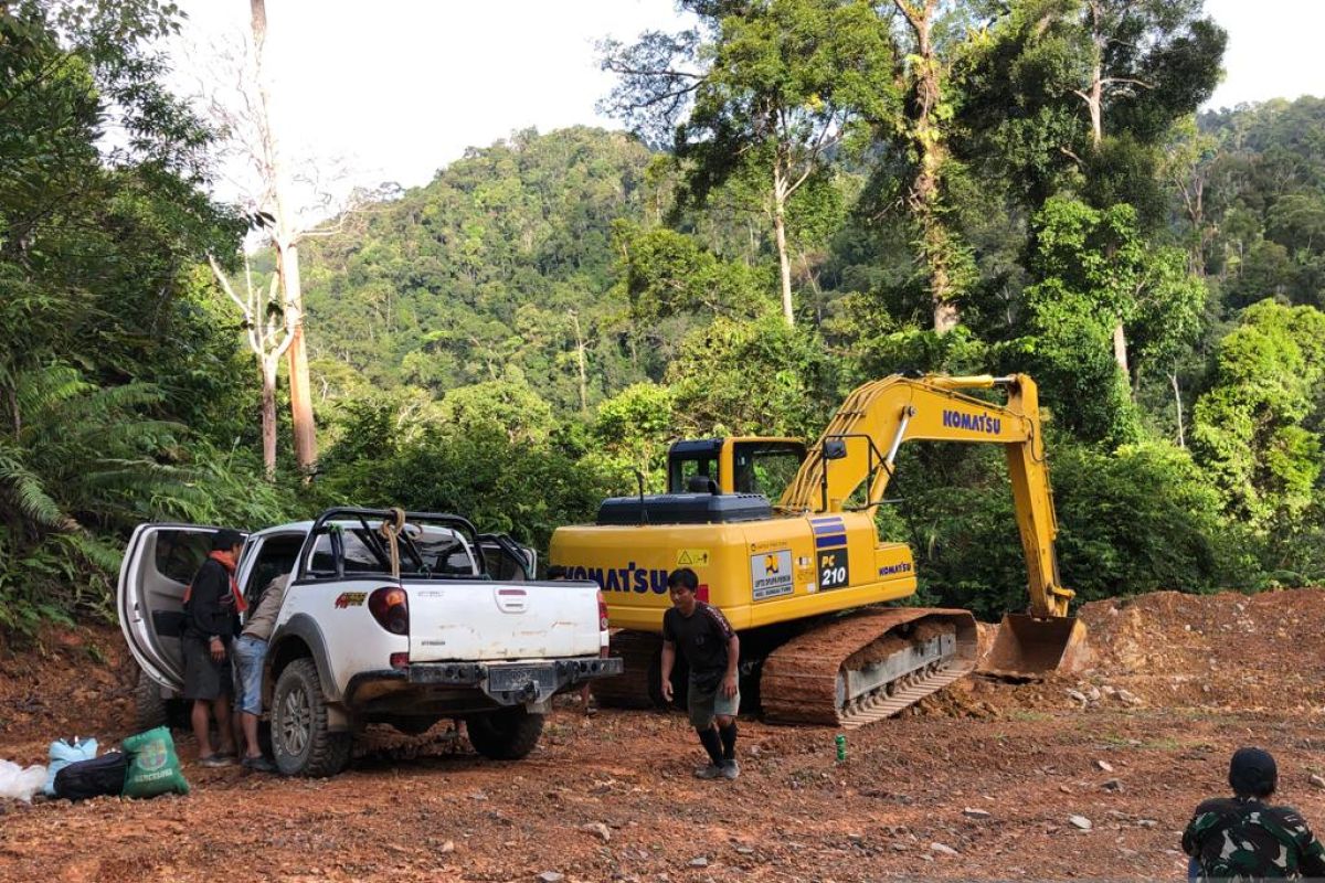 Pemkab Malinau berupaya atasi jalan putus akibat longsor di pedalaman