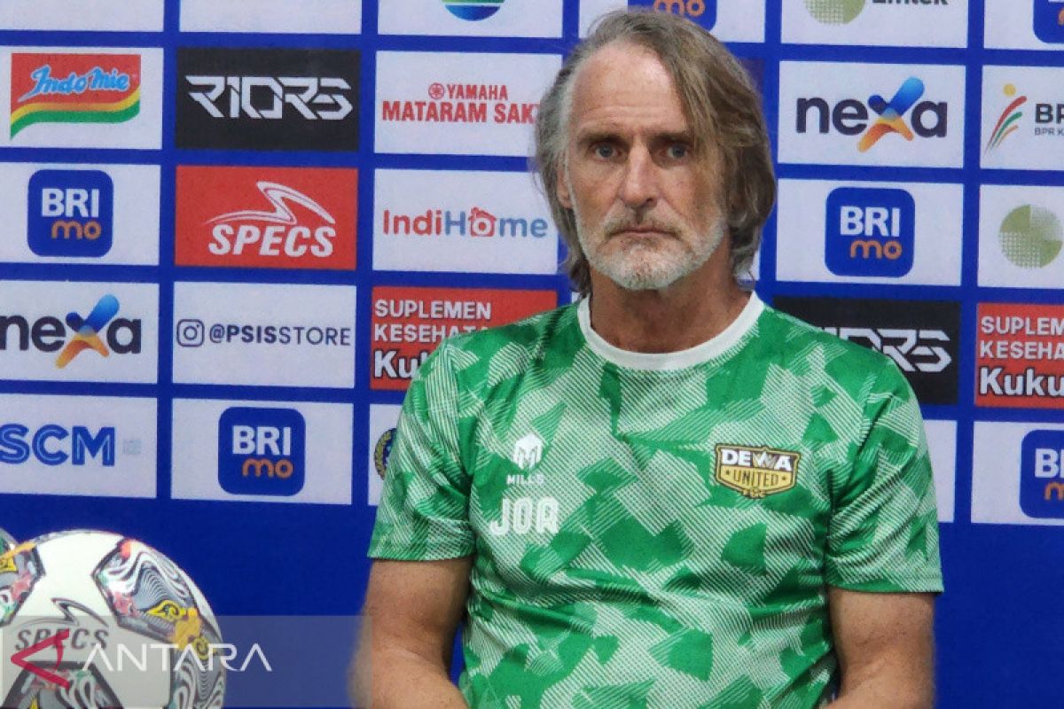 Riekerink bangga dengan permainan Dewa United meski kalah dari Persib