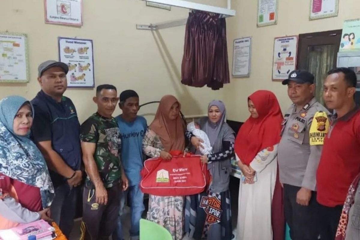 Wanita ODGJ melahirkan di sebuah gubuk di Aceh Timur