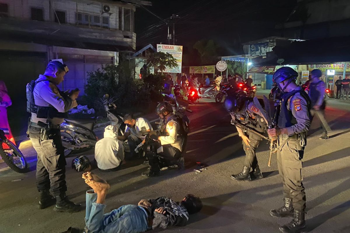 Polisi tangkap dua remaja terlibat tawuran