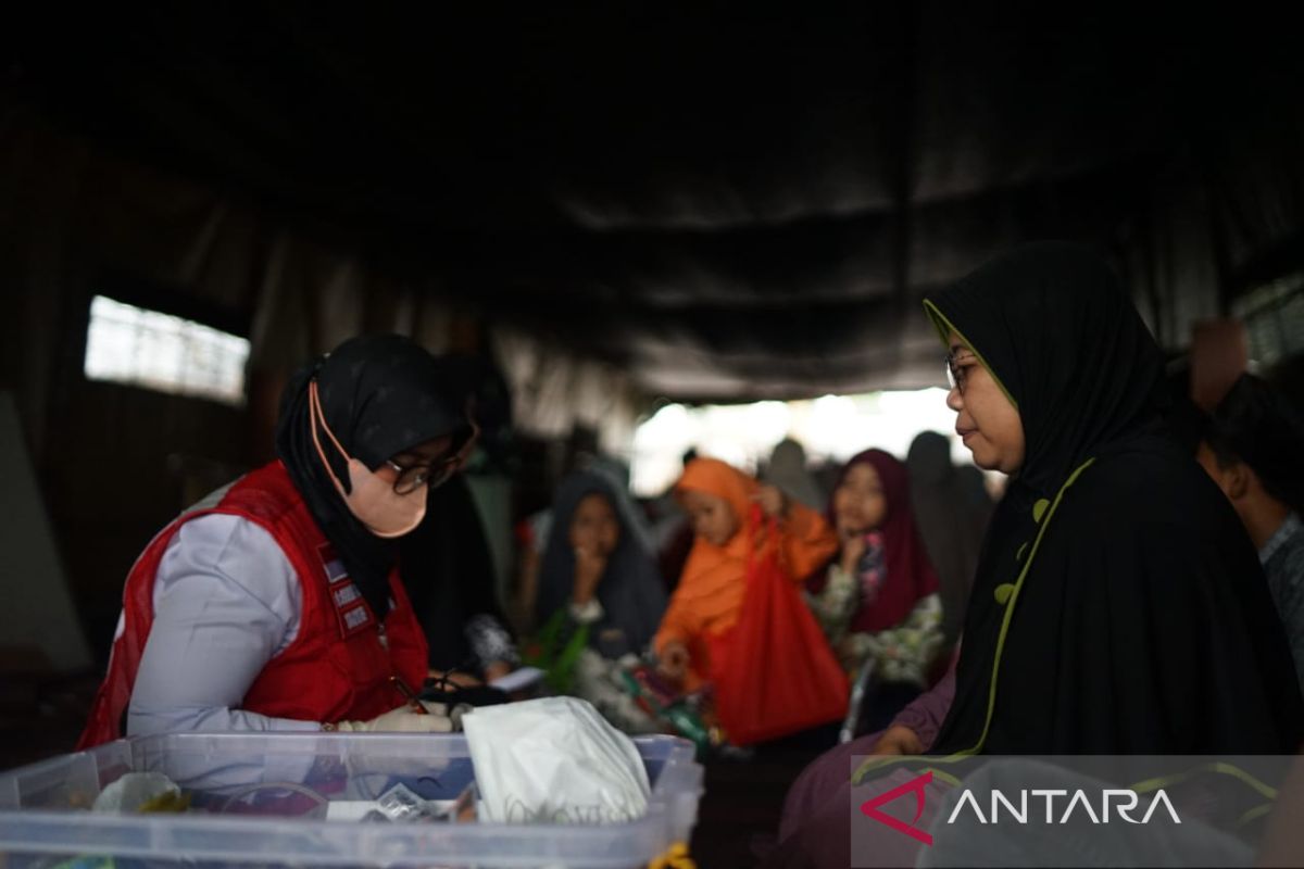 PMI masih berikan pelayanan kesehatan warga korban gempa Cianjur setiap hari ke pengungsian