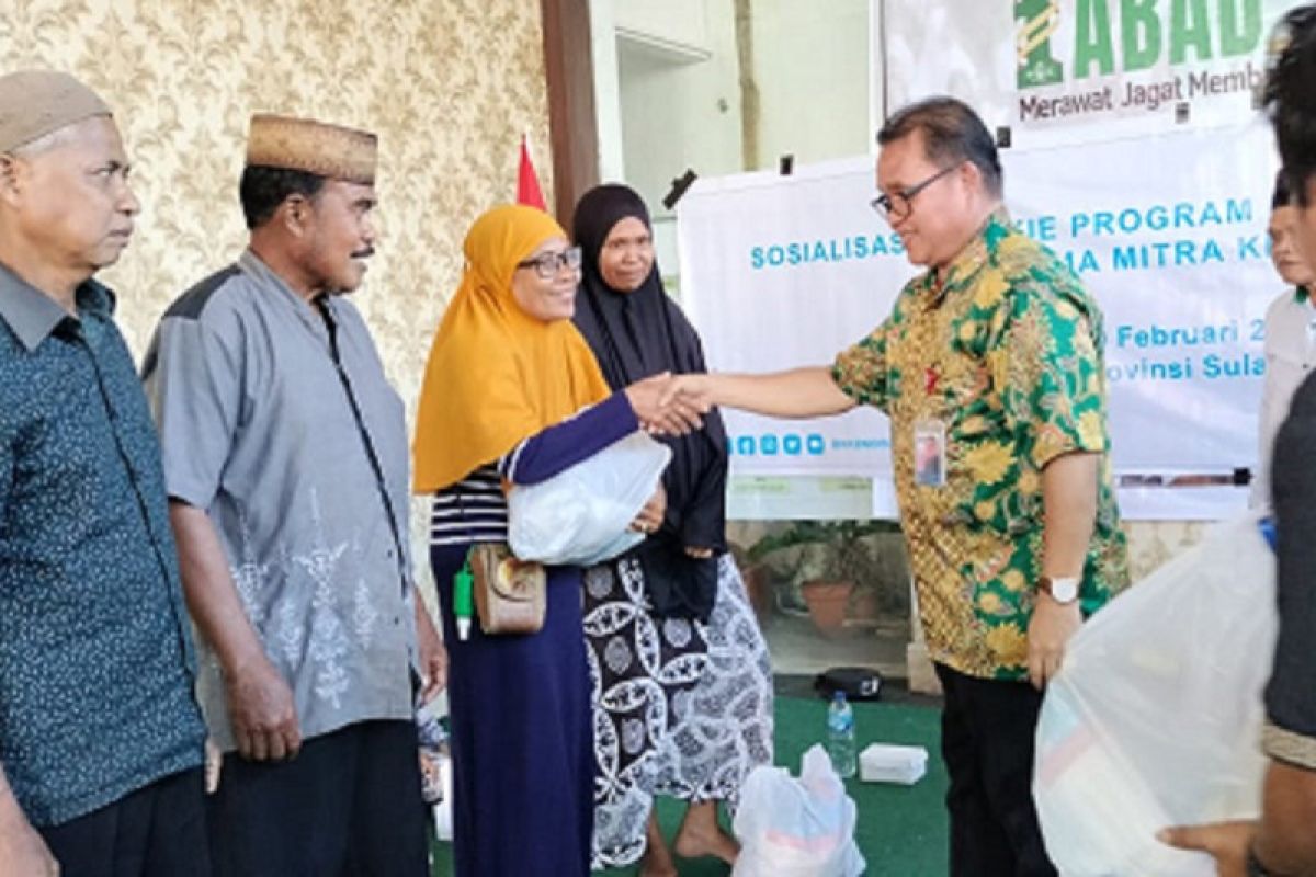 Komisi IX DPR-RI bersama BKKBN bantu korban banjir dan tanah longsor Manado