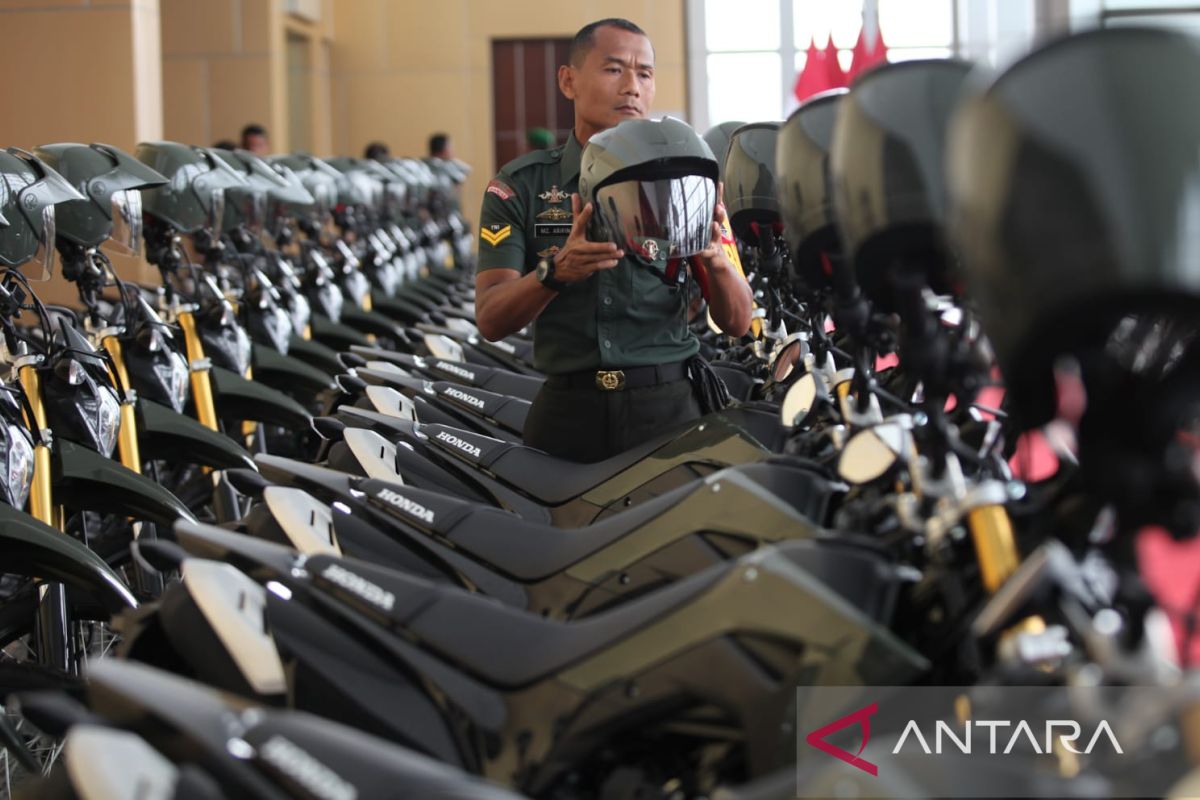 Menhan Prabowo bantu 100 unit kendaraan operasional Babinsa di Jatim