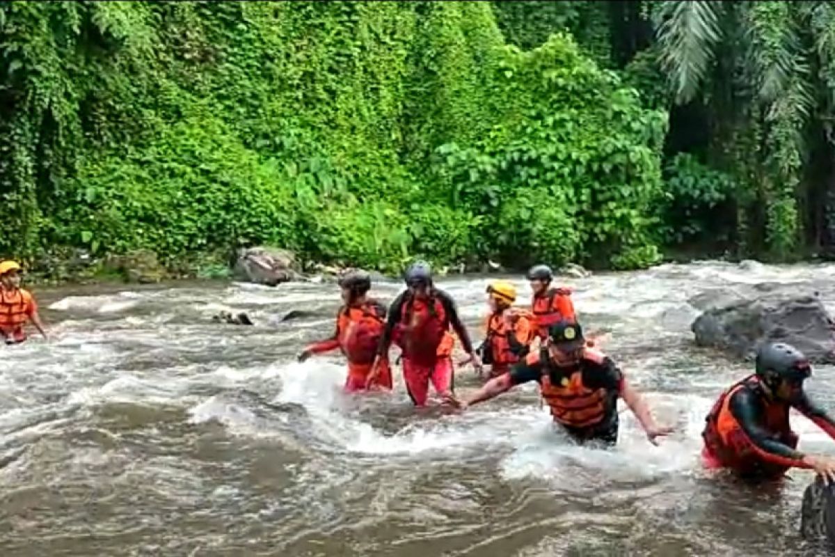 Bermain bola, siswa SD asal Kelayu Lombok Timur hilang di sungai