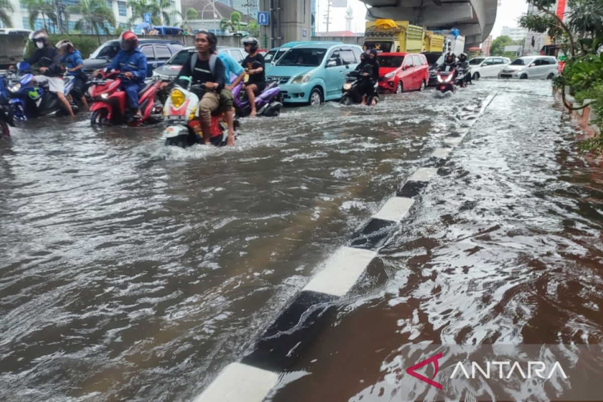 Selasa BMKG prakirakan cuaca sebagian besar Indonesia berawan