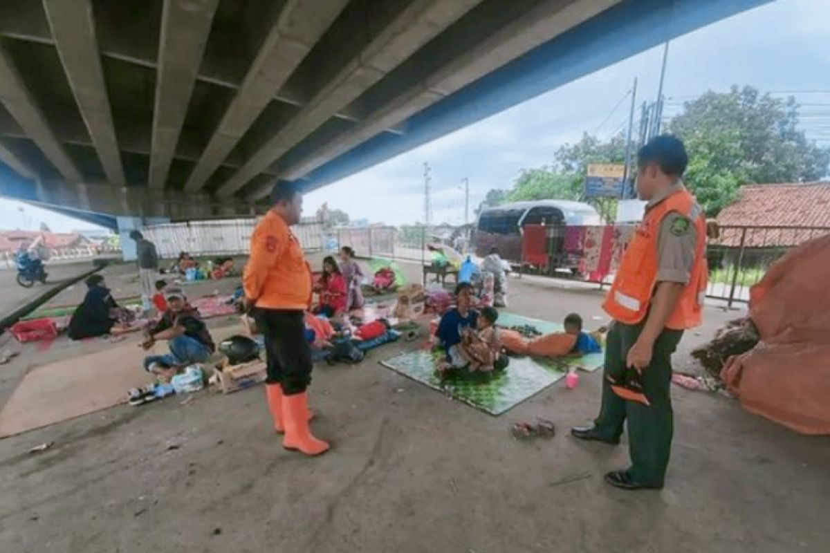 Pengungsi banjir di Pamanukan Subang berangsur pulang