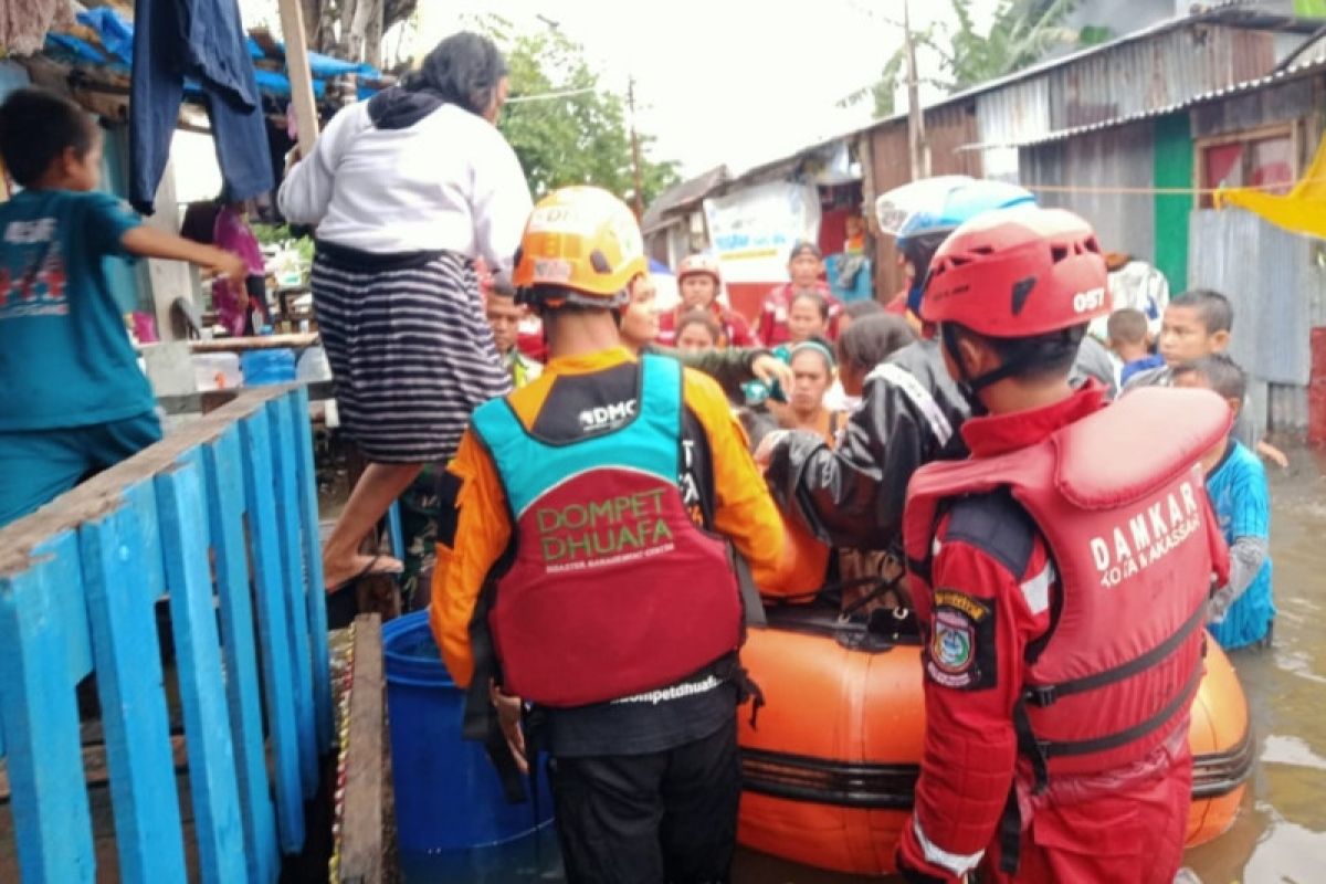 Akibat banjir Makassar, seorang ibu meninggal dunia