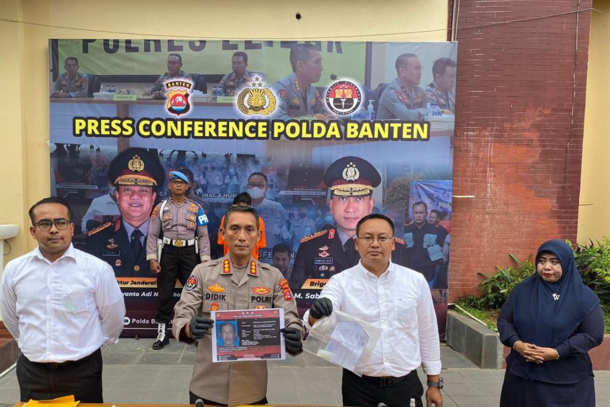 Polda Banten menangkap pelaku transaksi narkoba gunakan mobil desa