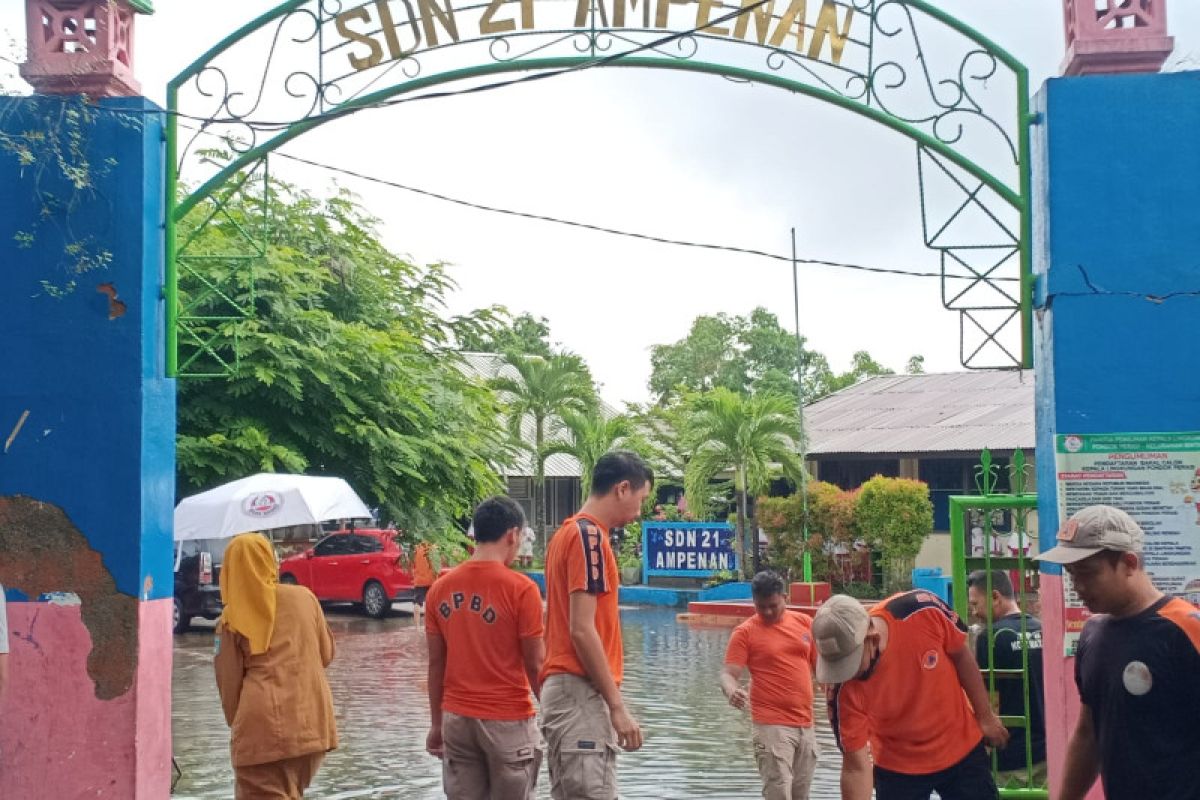 SDN 21 Ampenan Mataram tergenang air, TRC turun tangan