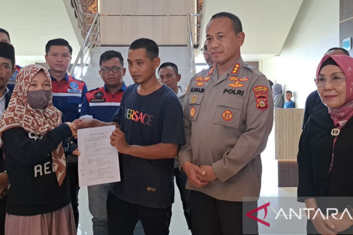 Polisi bebaskan pelaku tersangka gunting jari bayi di Palembang