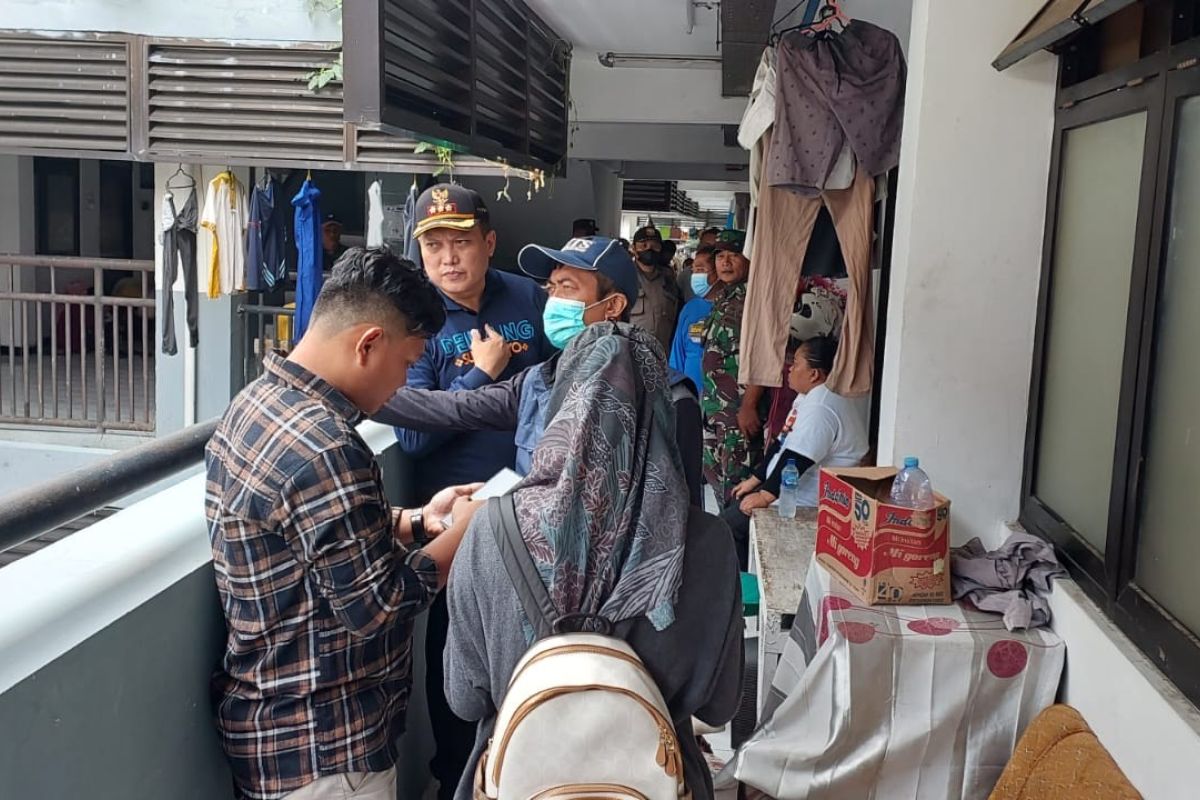 Pemkot fasilitasi pengurusan adminduk warga rusunawa di Surabaya