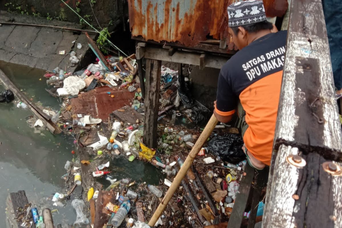 Wali Kota Makassar: Satgas Drainase bekerja 24 jam keruk sedimentasi