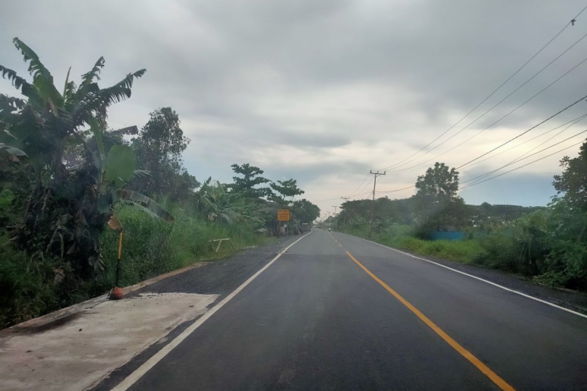 Masyarakat harap jalan nasional Margasari - Kandangan Kalsel diperbanyak rambu-rambu lalulintas