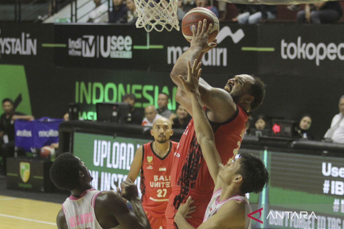 Bali United Basketball menang dramatis atas West Bandits Solo 77-73
