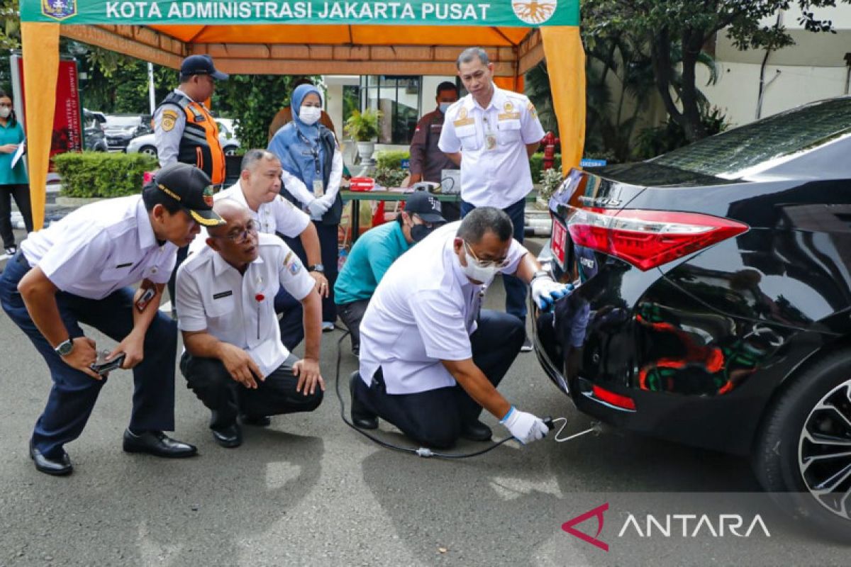 Jakarta Pusat uji emisi ratusan kendaraan dinas pelat merah